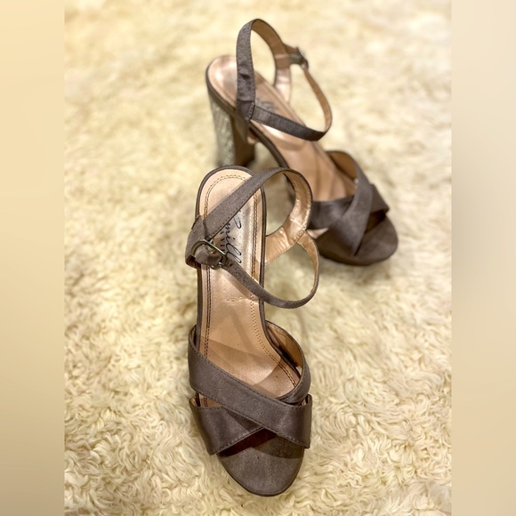 Silver Formal Shoe - Picture 3 of 5